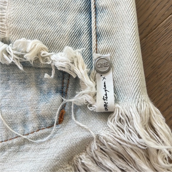 One Teaspoon Shorts - Picture 5 of 6